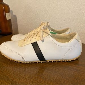 Plae Ecols waterproof sneaker in white with black stripe, w8